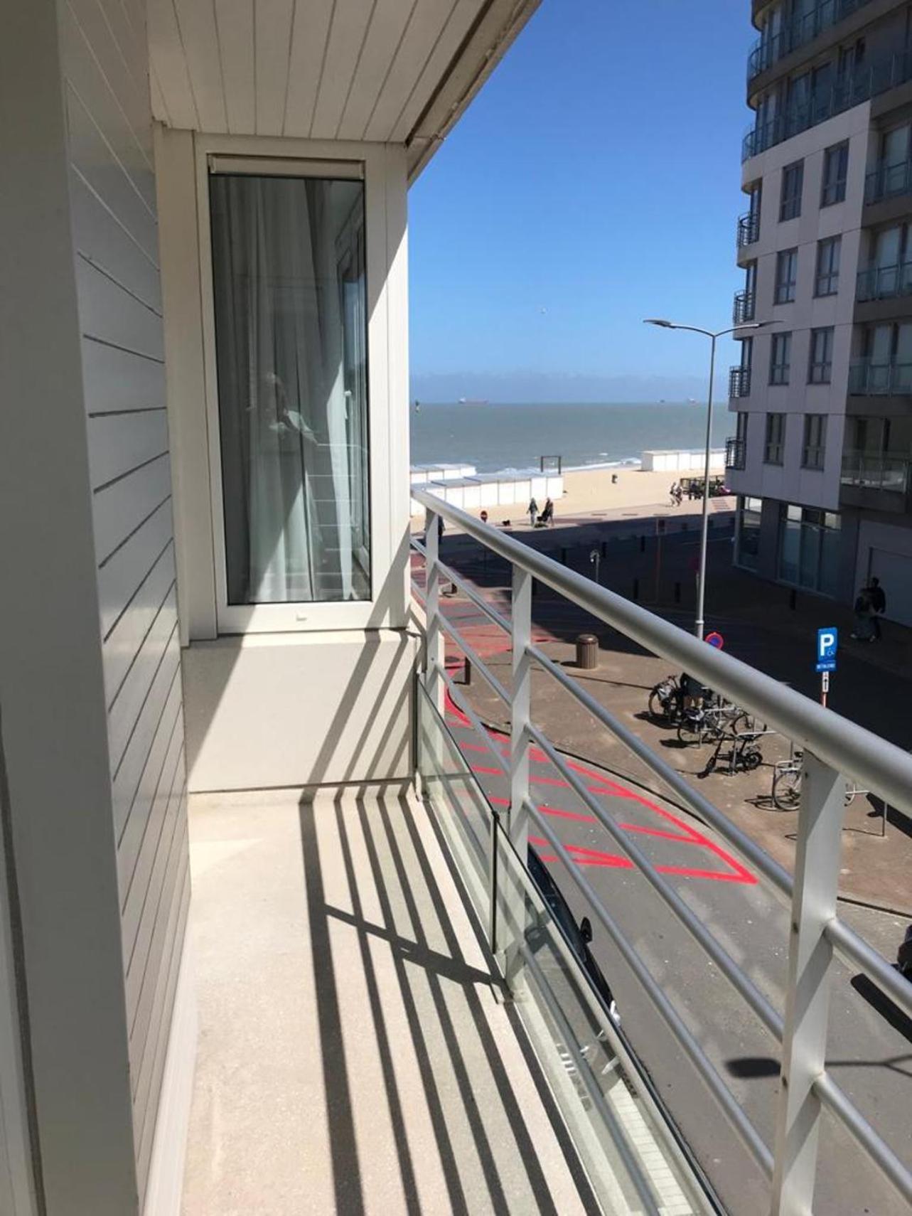 Urbanstay Suites - Beachfront Apartment In Knokke Exterior photo